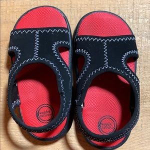Wonder nation Boys (size 5/6) Sandals